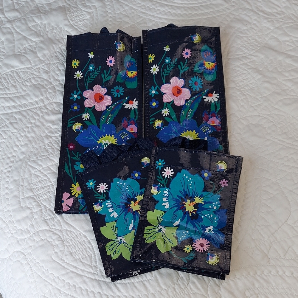 * Vera Bradley Colorful Floral, 4 Pc Heavy Duty Gift Bag Set, NEW